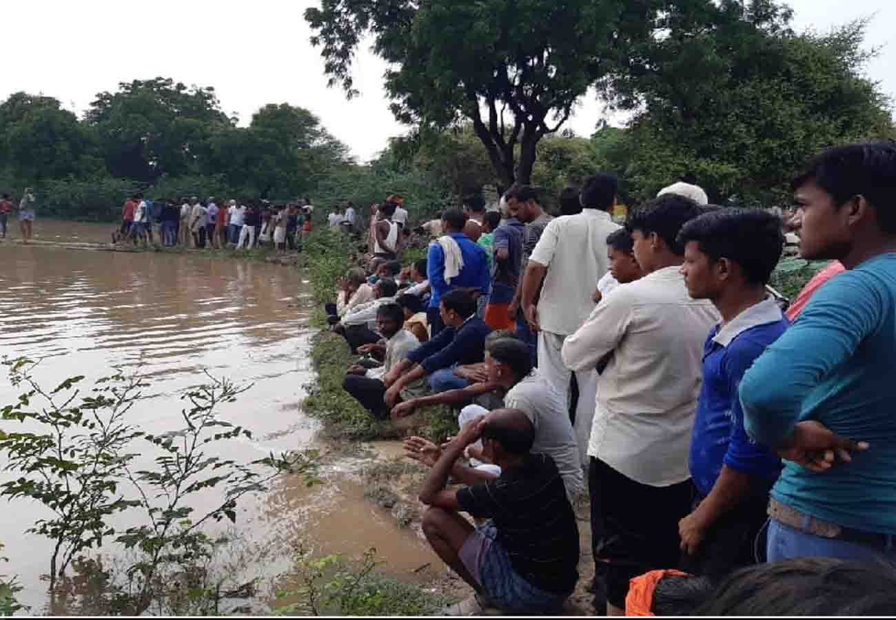 Yamuna rising water level made trouble for people in up