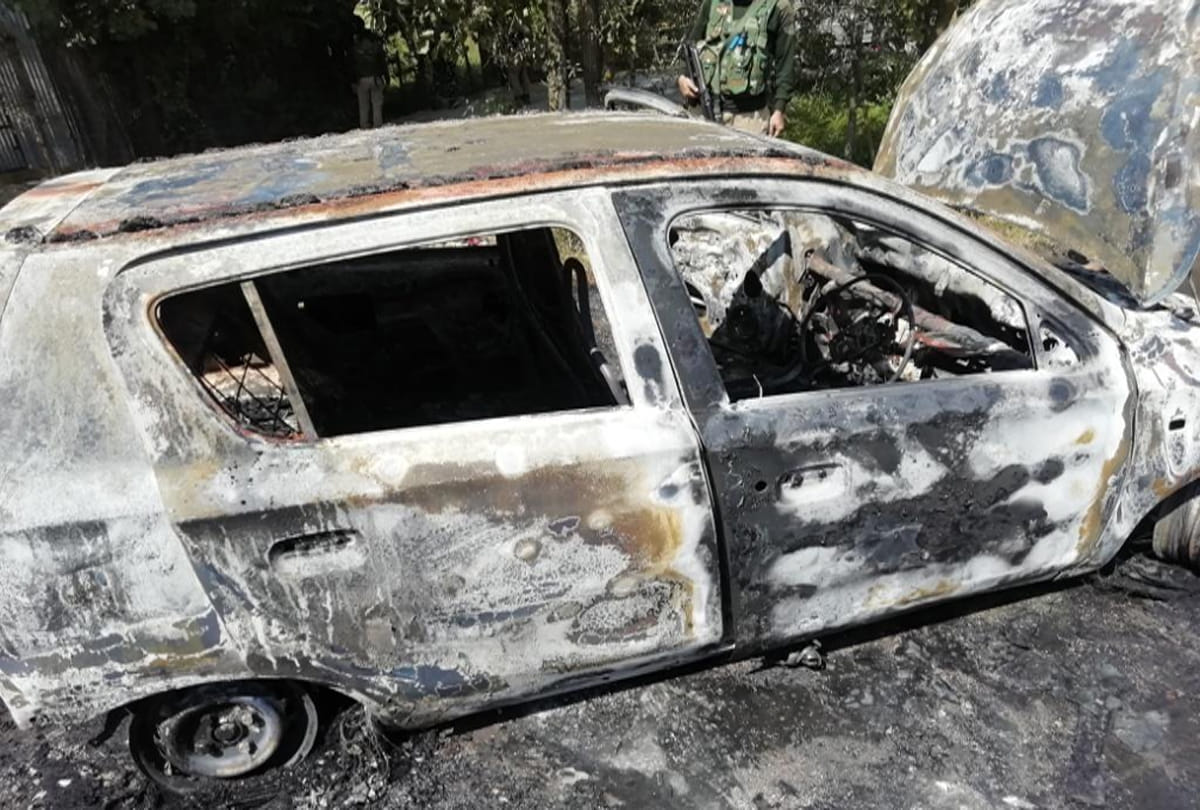 Jammu And Kashmir News: Militants Set Car on Ablaze in Sopore Baramulla Kashmir, Beaten Car Driver