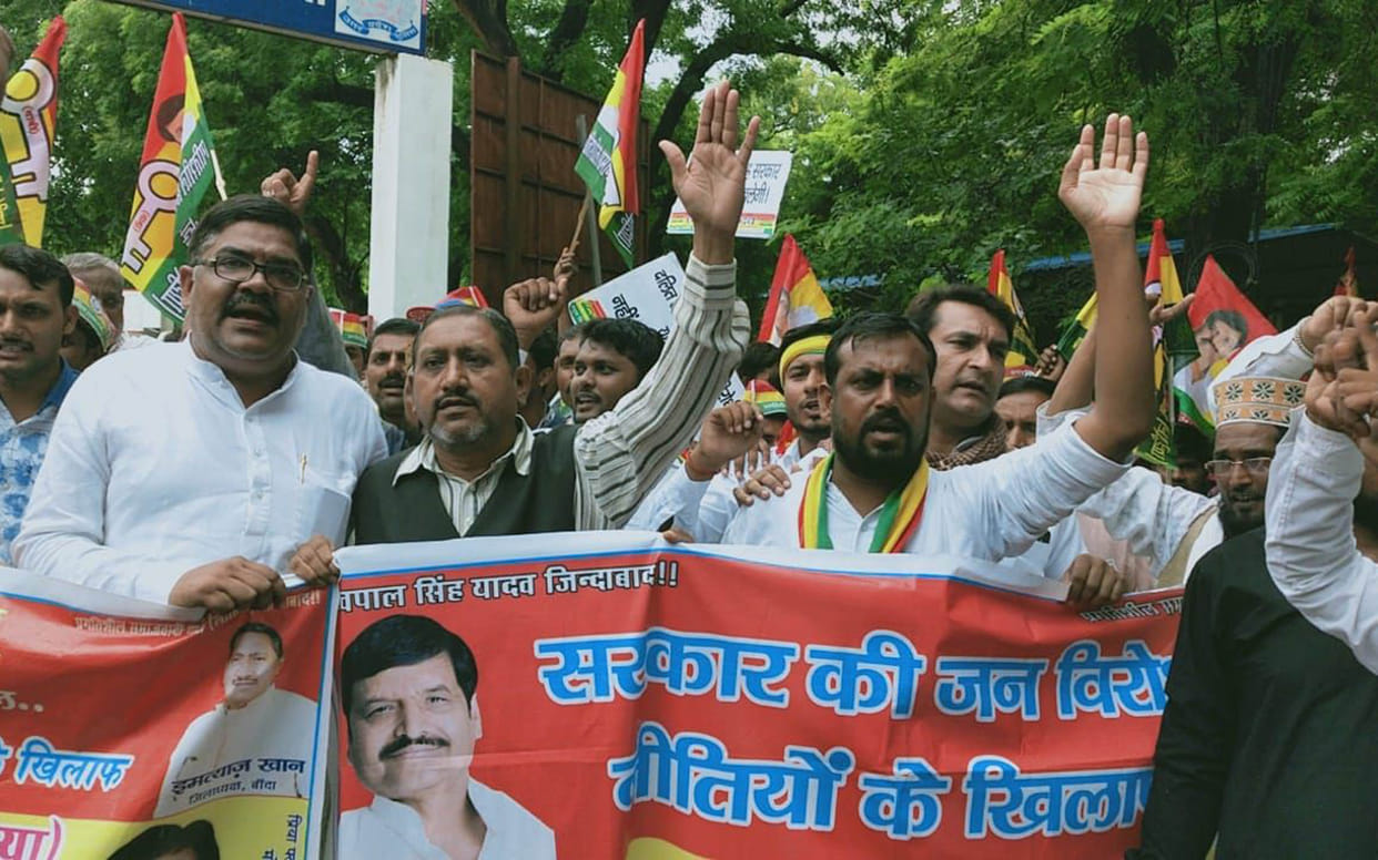 Praspa demonstrated and sent memorandum to governor