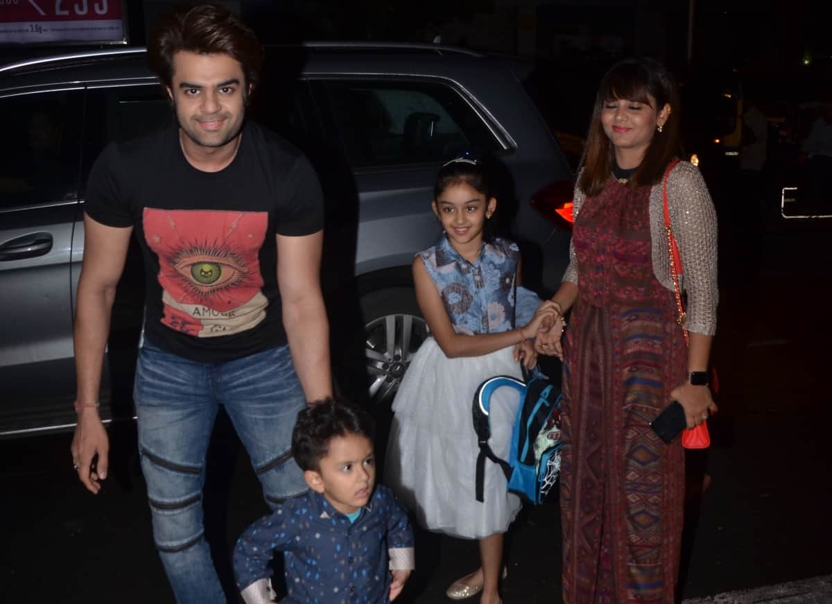 kareena kapoor to dimple kapadiya here bollywood celebrities spotted