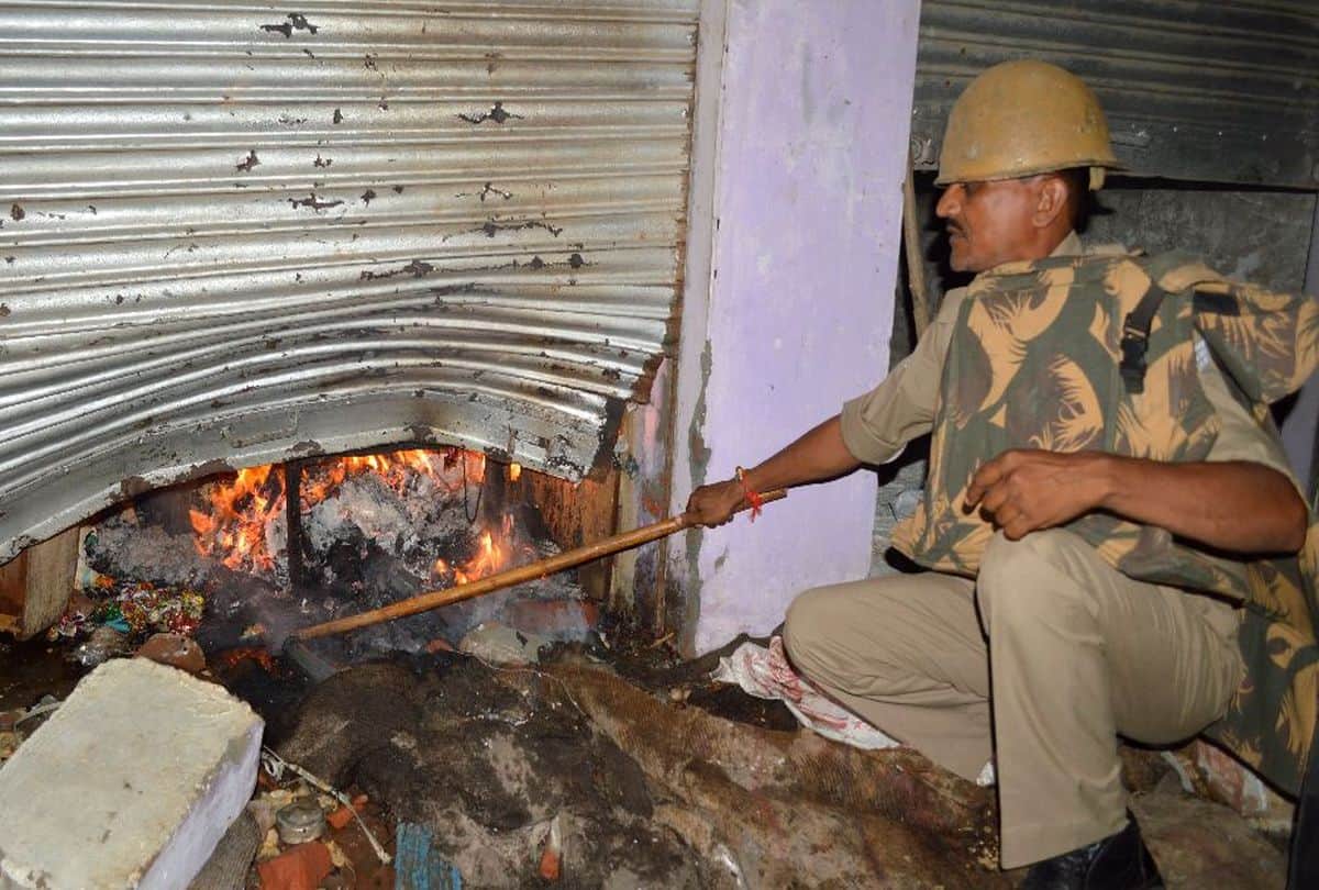 Clash in Semra Village Fire in Shops By People Update News