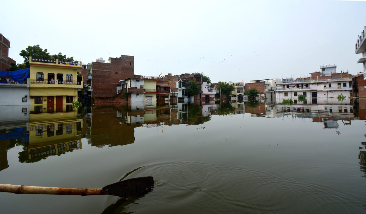 Prayagraj: Flood water enters 30 thousand houses of 18 mohallas