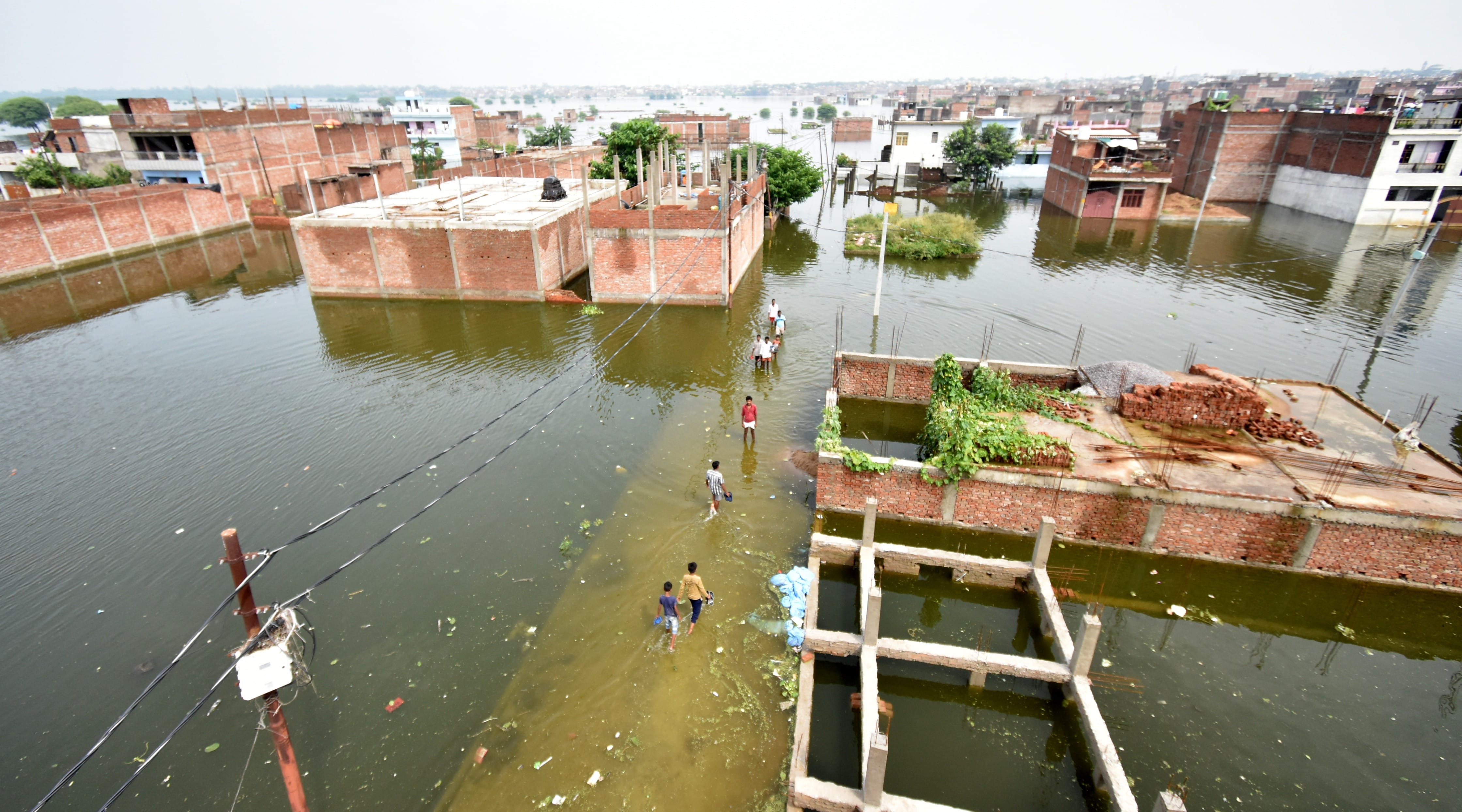 Prayagraj: Flood water enters 30 thousand houses of 18 mohallas