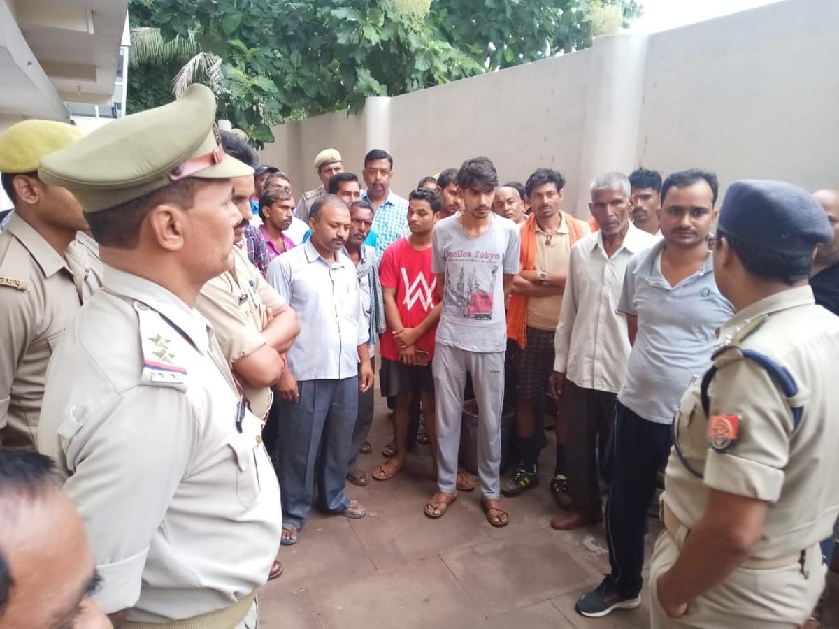 Angry family ransacked after woman died in hospital sonbhadra