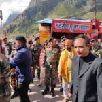 परिवार सहित बदरीनाथ पहुंचे आर्मी चीफ