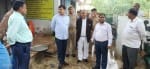 गोंडा के रानीपुरवा गांव में स्कूल का निरीक्षण करते डीएम डॉ.नितिन बंसल जहां राज्यपाल का प्रस्ताव?