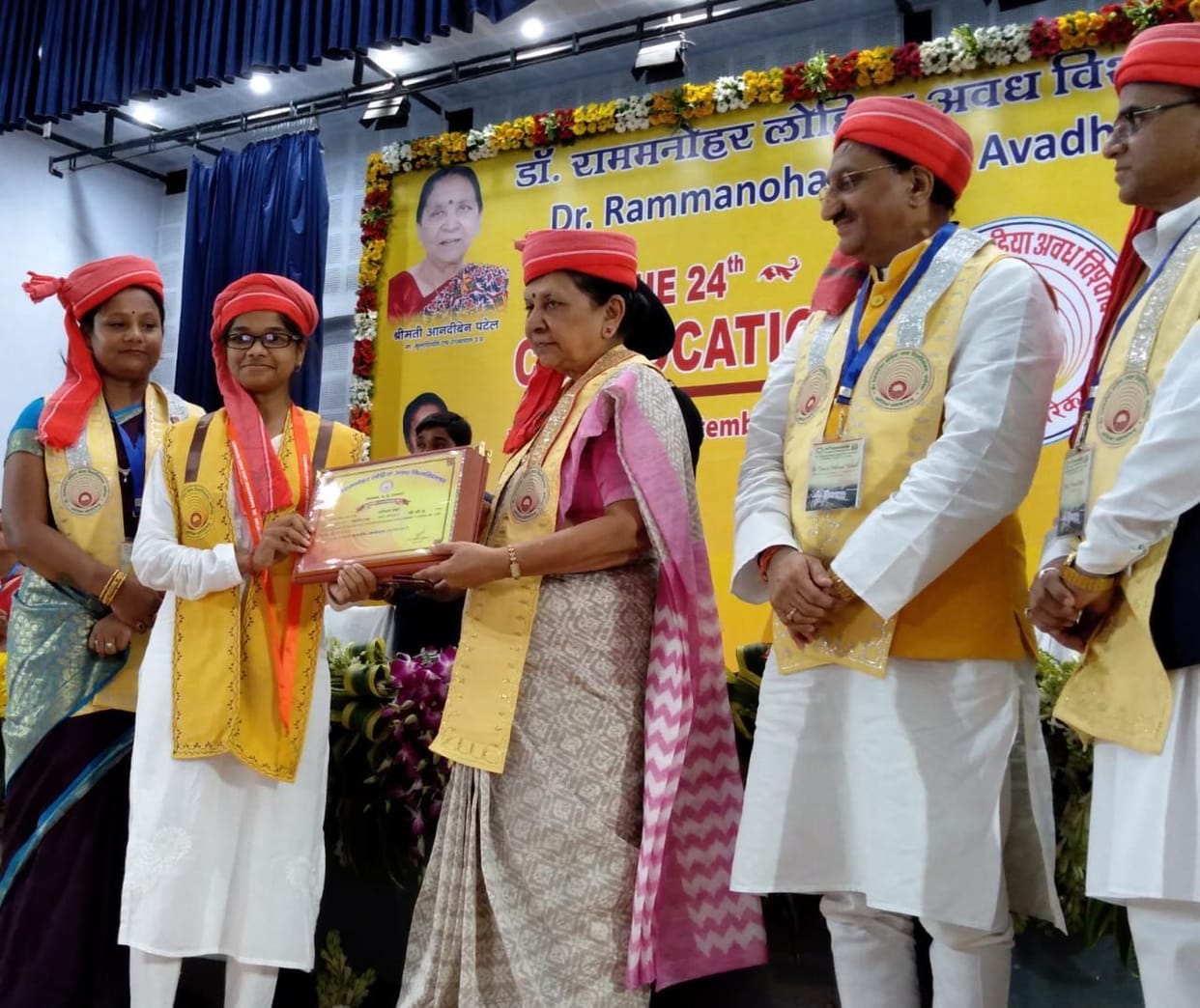 District's daughter received gold medal from Governor