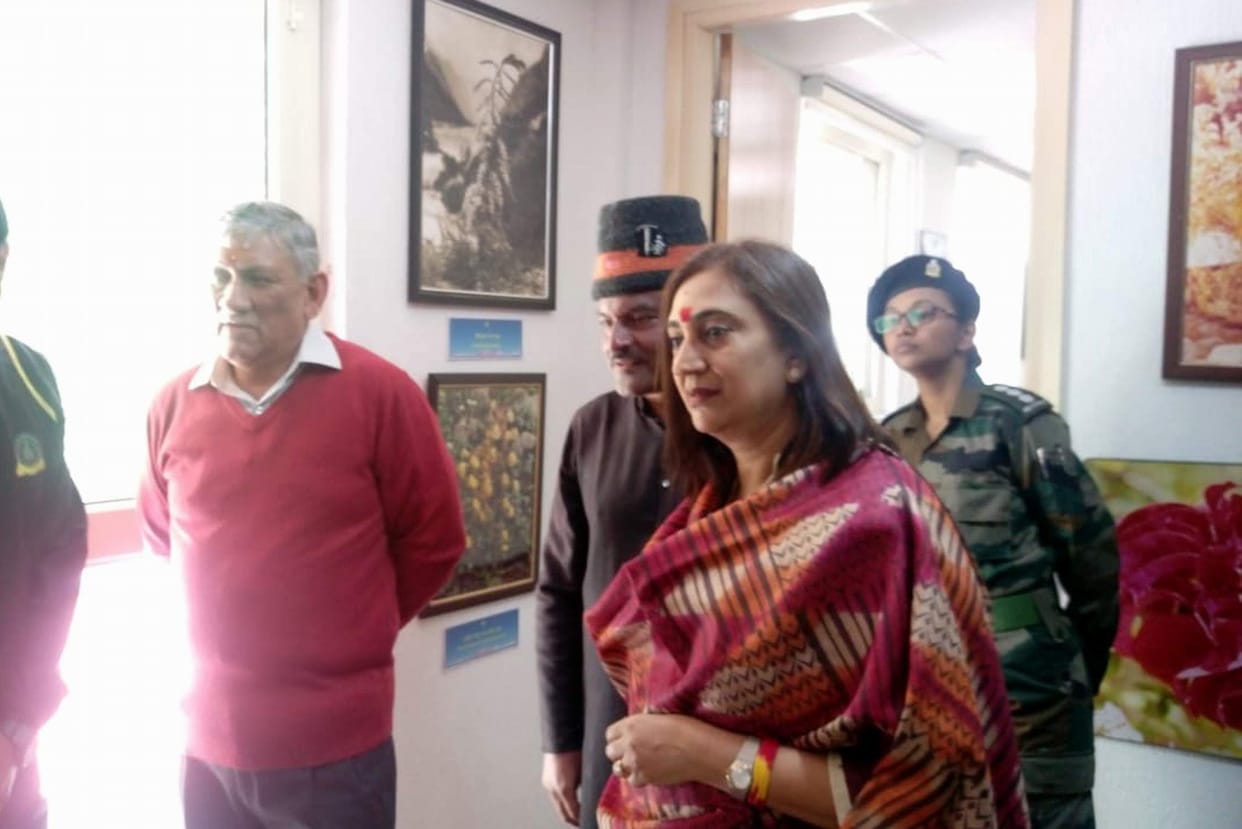 Army chief was overwhelmed after seeing the art gallery
