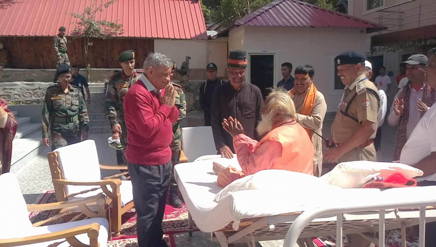 Army Chief General Bipin Rawat reach badrinath dham and his wish