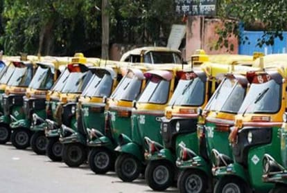 Autorickshaw Taxi Drivers Unions protest against MP Tejasvi Surya for supporting carpooling in Bengaluru