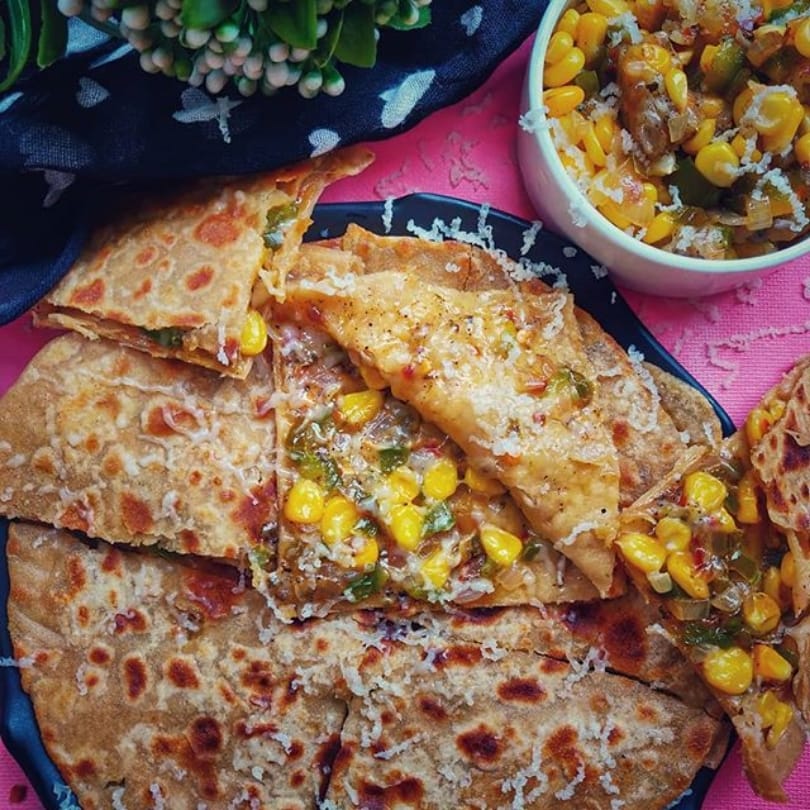 recipe of cheesy pizza paratha for tiffin