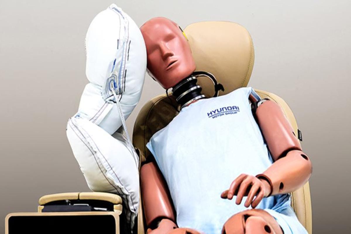 Hyundai Motor Group Develops Center Side Airbag