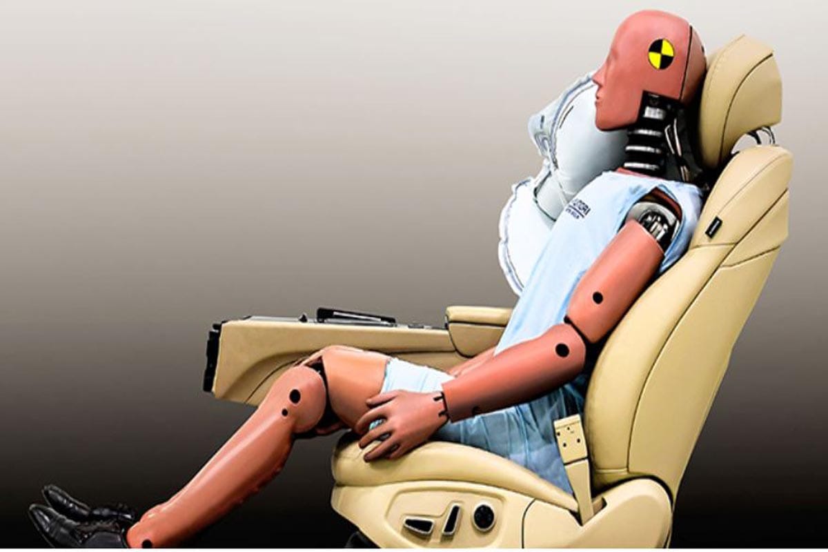 Hyundai Motor Group Develops Center Side Airbag