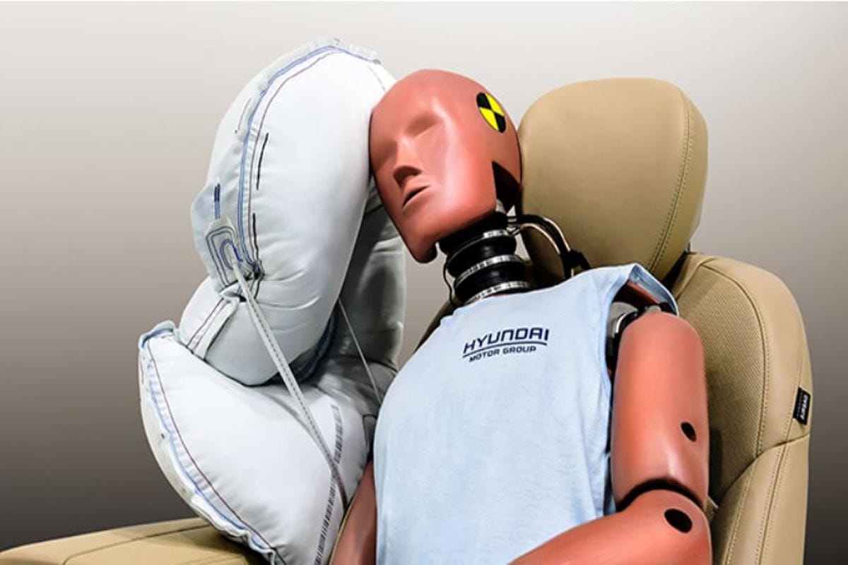 Hyundai Motor Group Develops Center Side Airbag