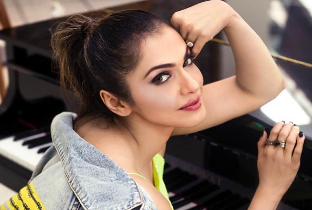 Isha Koppikar Opens Up About Casting Couch Experience