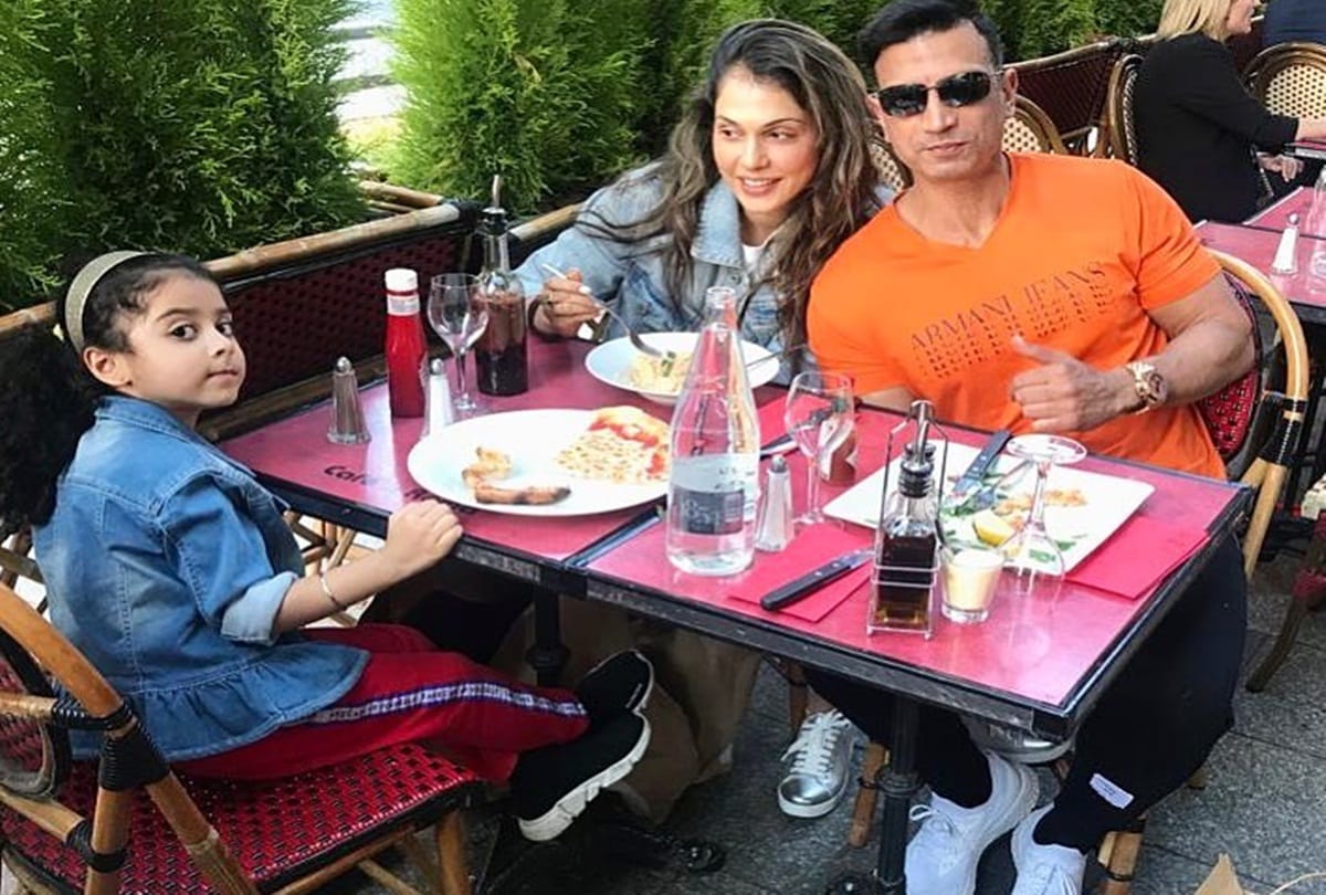Isha Koppikar and Timmy Narang mark their 12th wedding anniversary