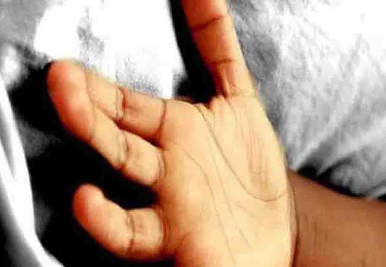 wall collapse in hardoi, one died and one injured
