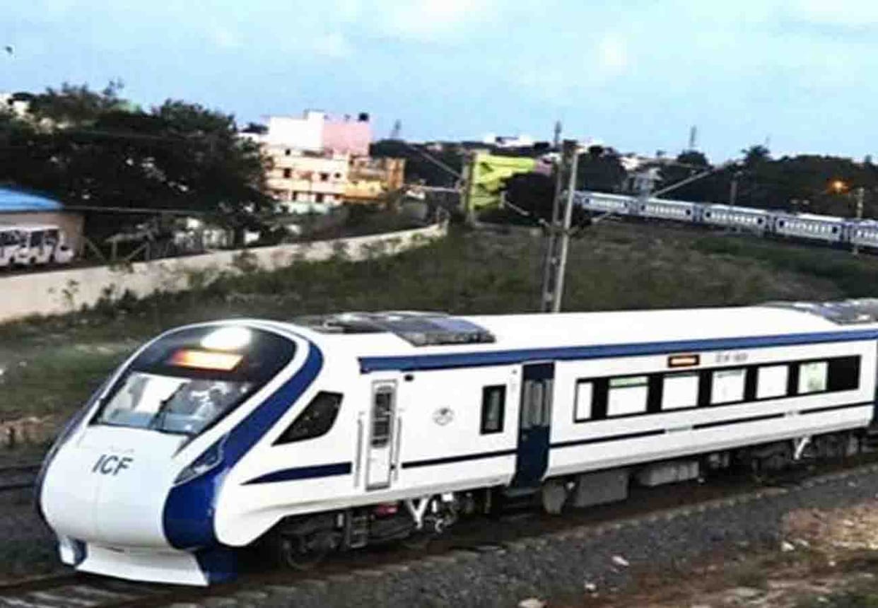 Walls will rise on both sides of the track from Delhi to Banaras