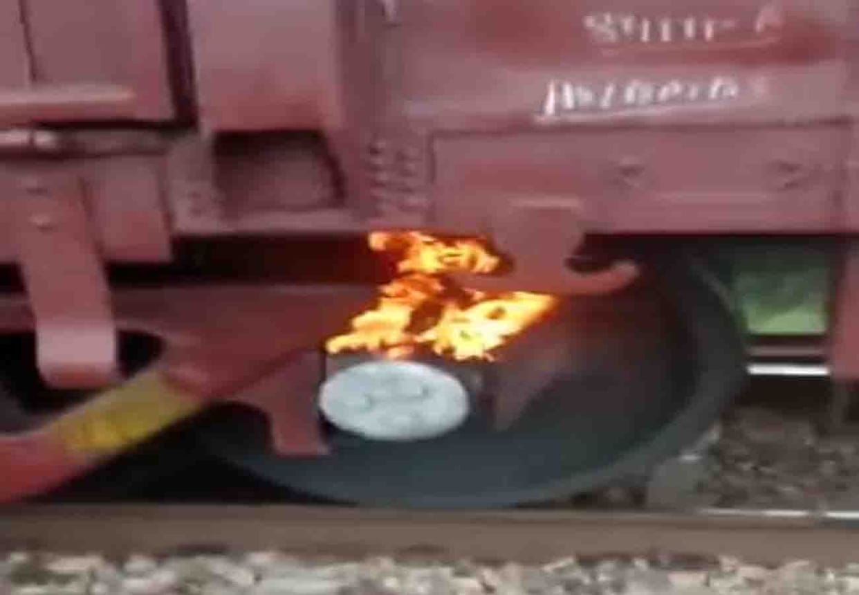 Goods train becomes burning train in auraiya