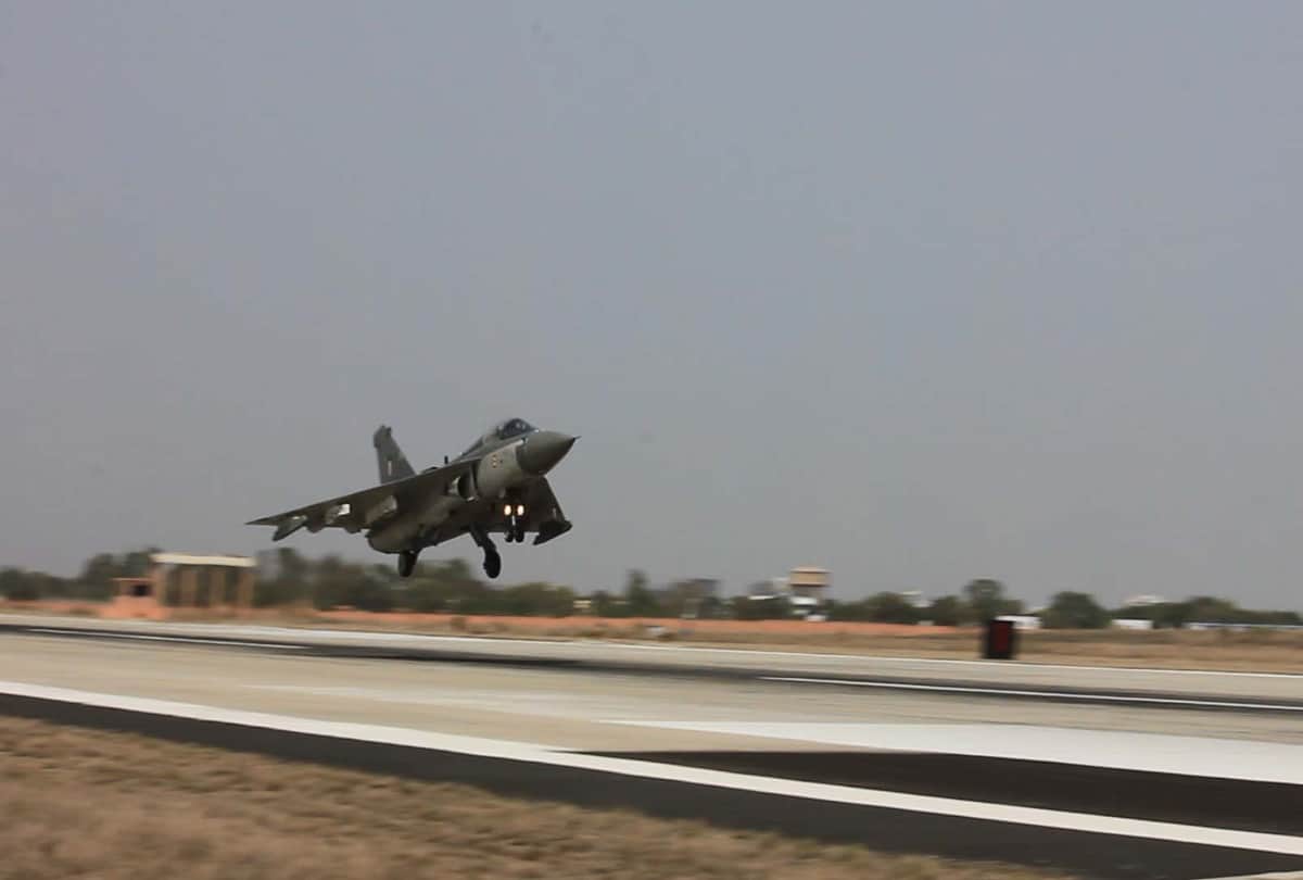 IAF Figther Aircraft LCA Tejas, Know About indigenous HAL LCA Aircraft