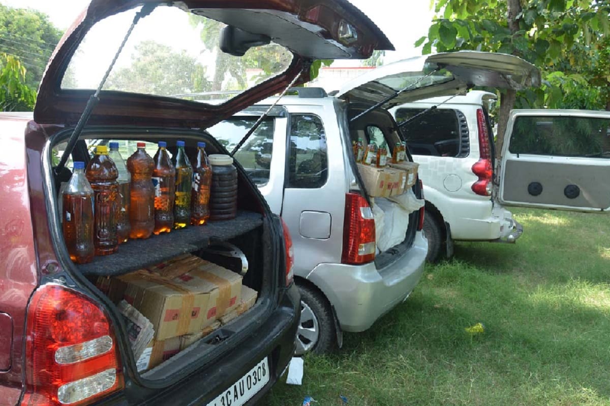 illigal liquer racket exposed in Muzaffarnagar, millions of business were from the lid and rapers