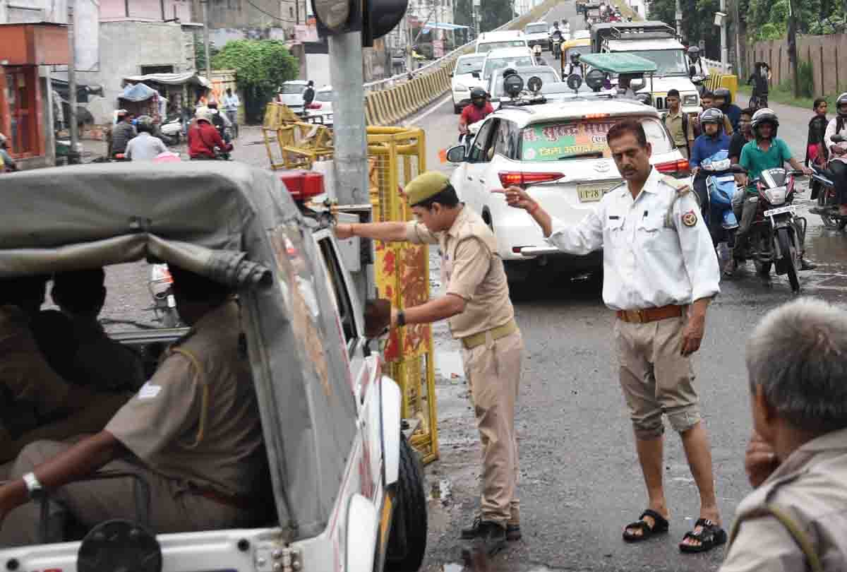 This traffic soldier from Kanpur stop bjp up president car