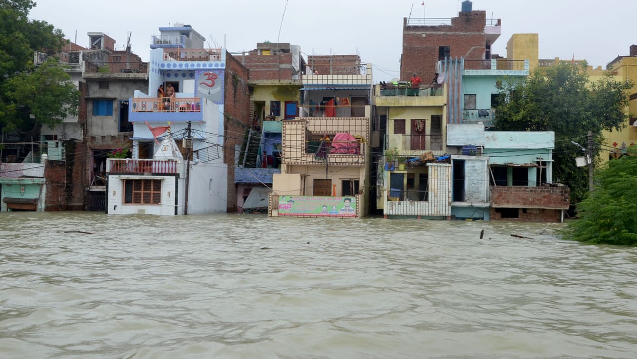 Prayagraj: Vikral Yamuna, beyond the danger mark, water filled in hundreds of colonies