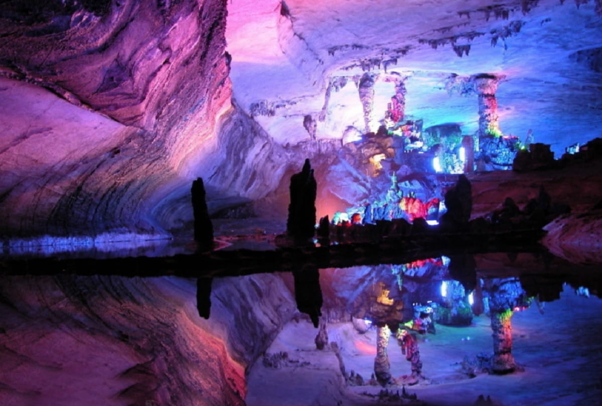 Underground places on earth who looks like heaven