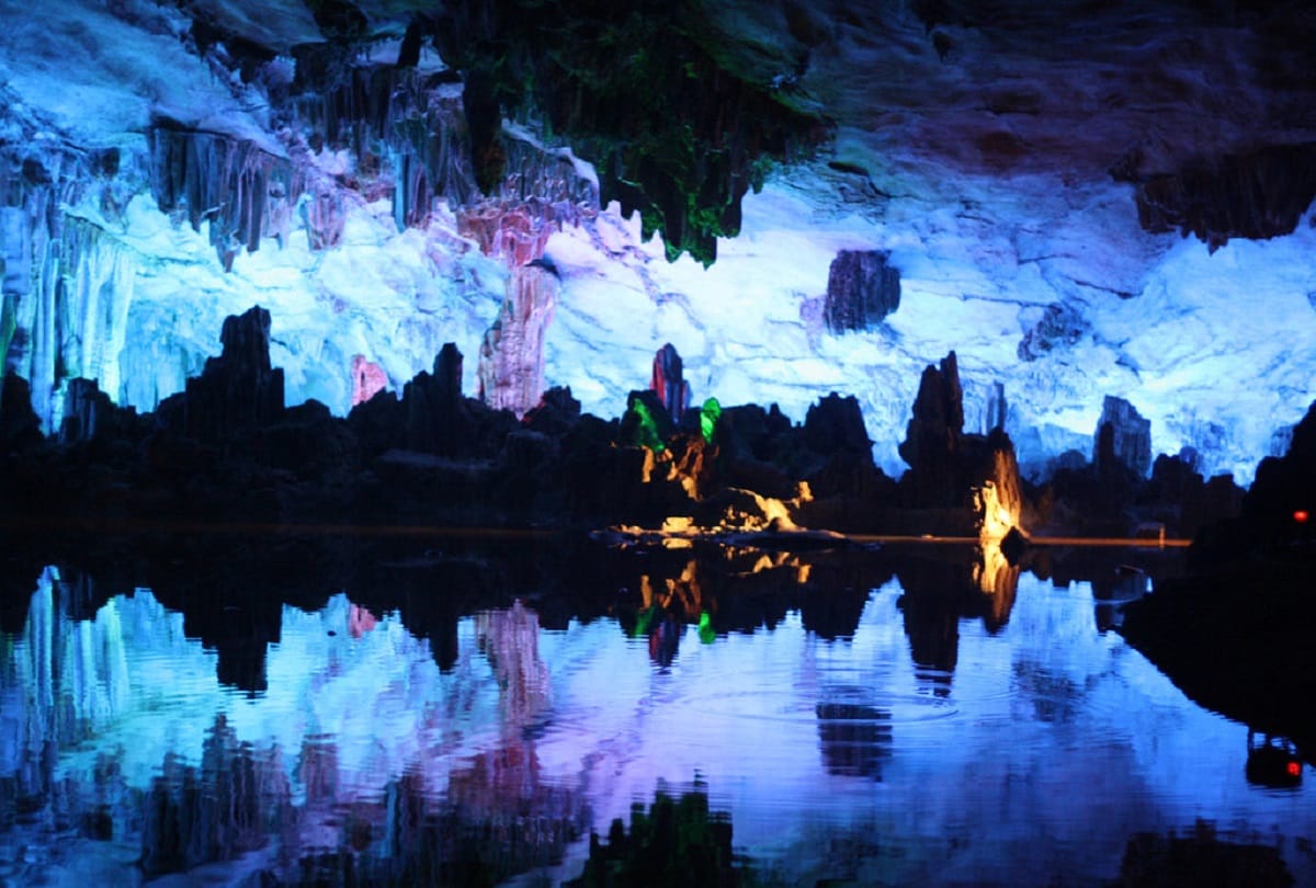 Underground places on earth who looks like heaven