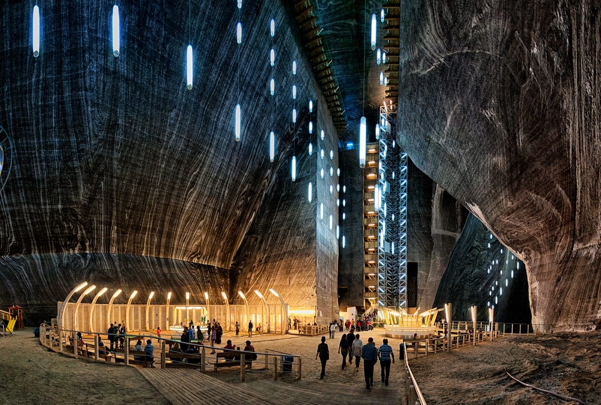 Underground places on earth who looks like heaven