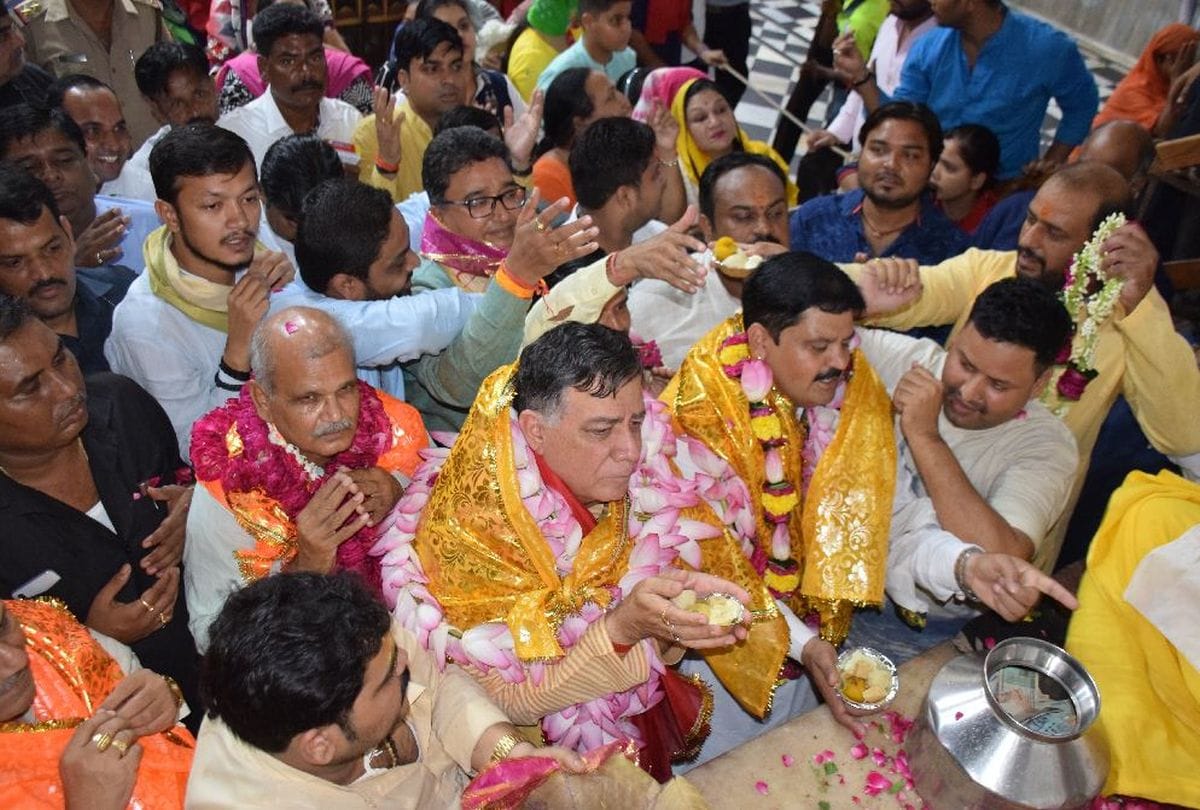 Satish Mahana Visits Bankebihari Temple Vrindavan Mathura