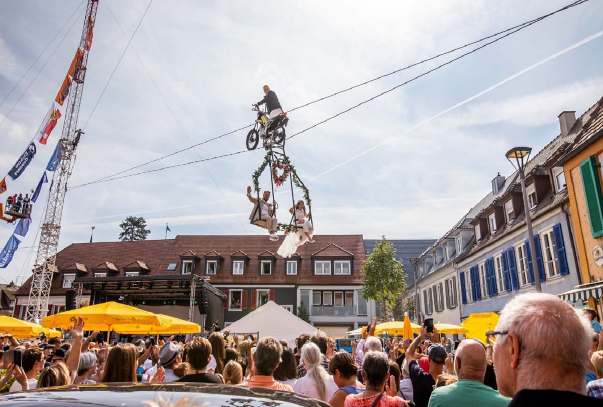 Breathtaking Mid air Wedding in germany photos gone viral on social media