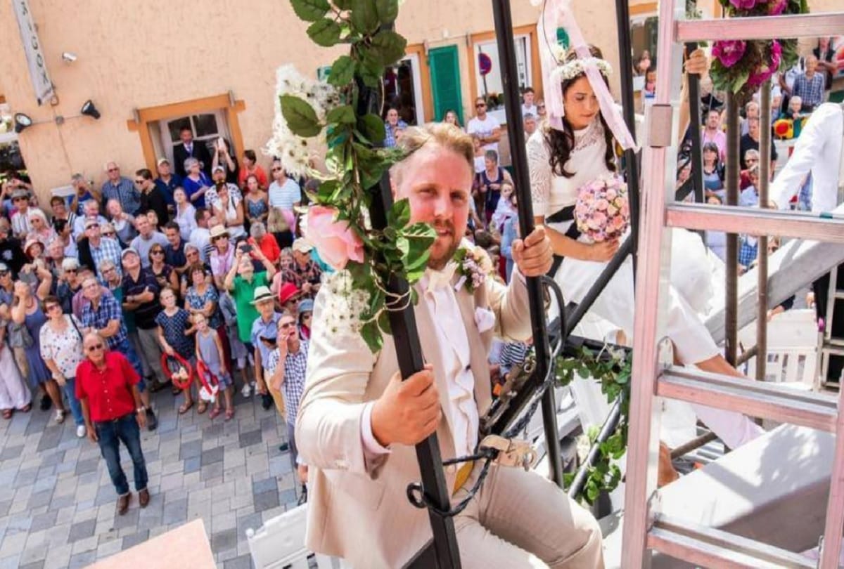 Breathtaking Mid air Wedding in germany photos gone viral on social media