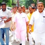 एआरटीओ ऑफिस में पहुंचे प्रभारी मंत्री