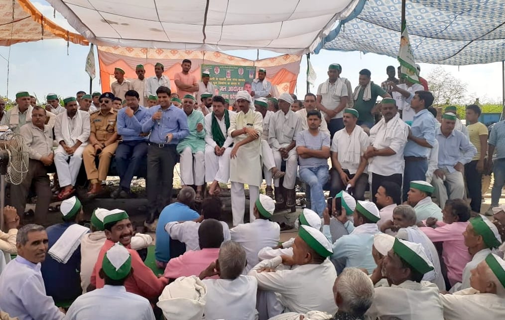 Water movement of farmers ends after assurance