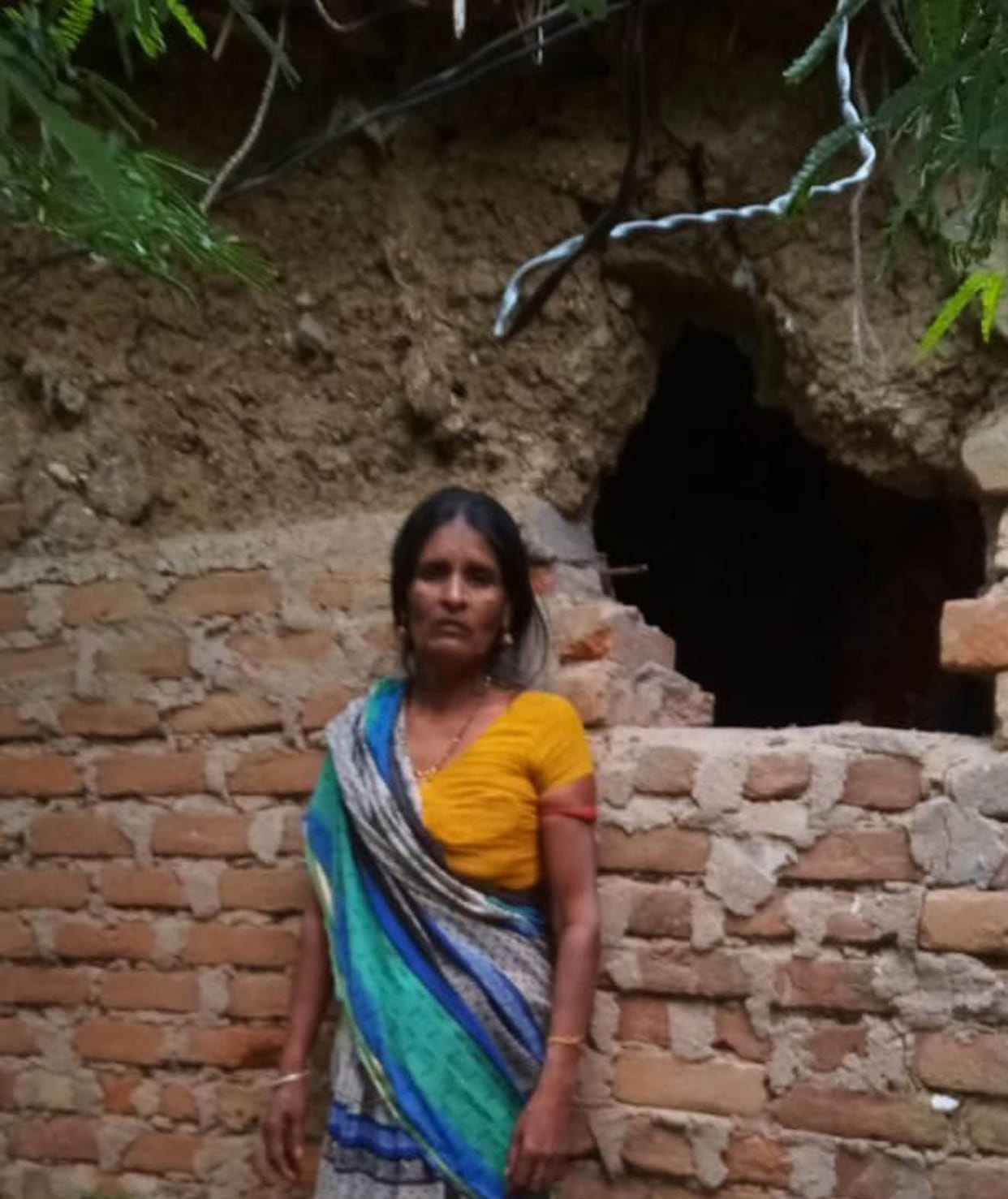 43 thousand rupees and jewelry stolen