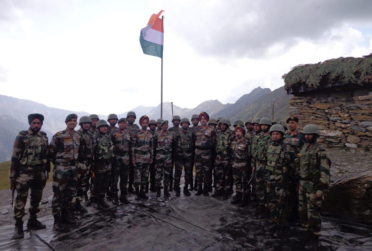 Lt Gen Ranbir Singh, Northern Command reviewed the prevailing situation in the Kashmir valley