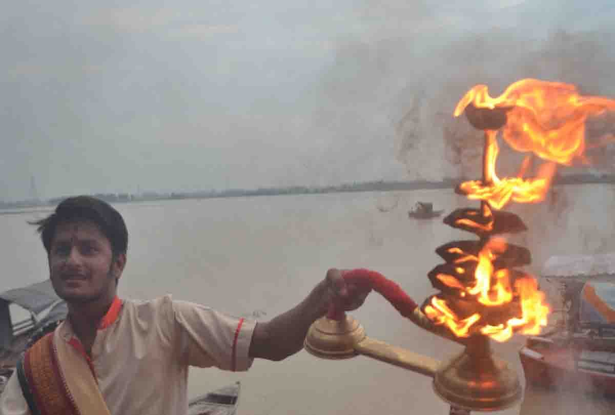Ganga Aarti at Sarsaiya Ghat in Kanpur