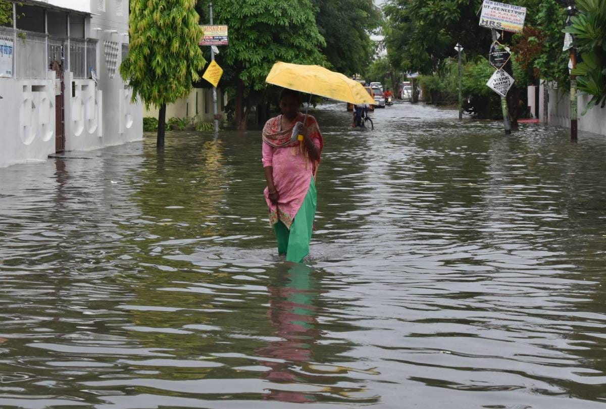 rain all day makes school and office going difficult for peoples