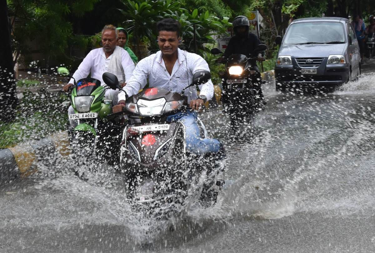 rain all day makes school and office going difficult for peoples
