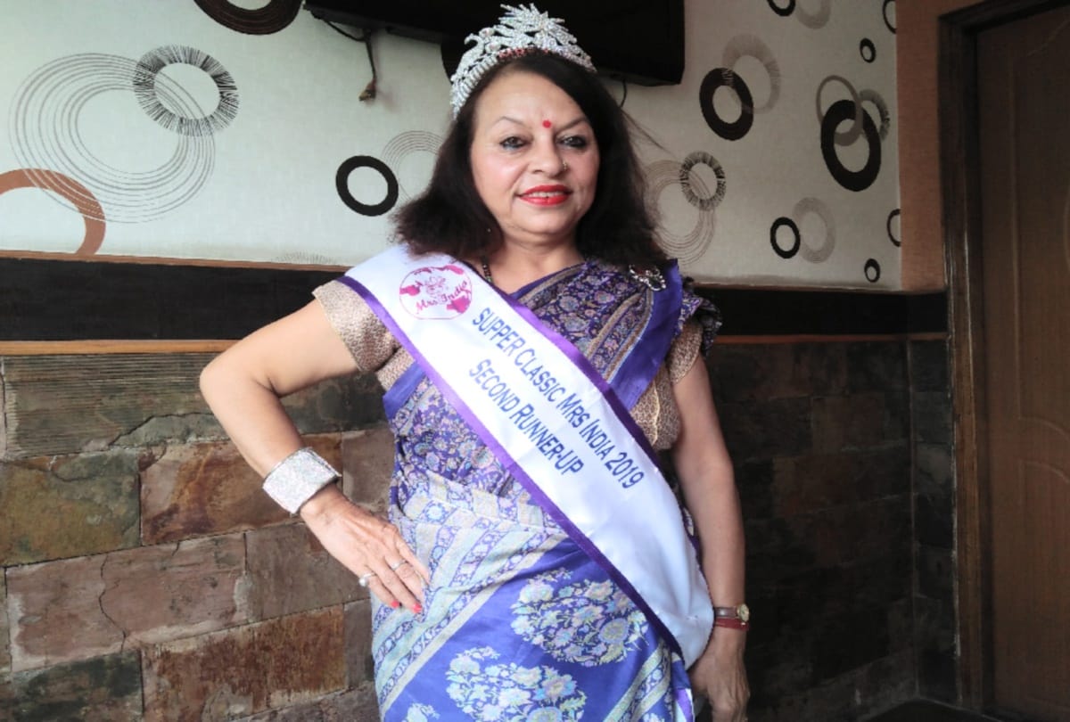 61-year old Madhu tanwar of solan became mrs india 2019 runner up