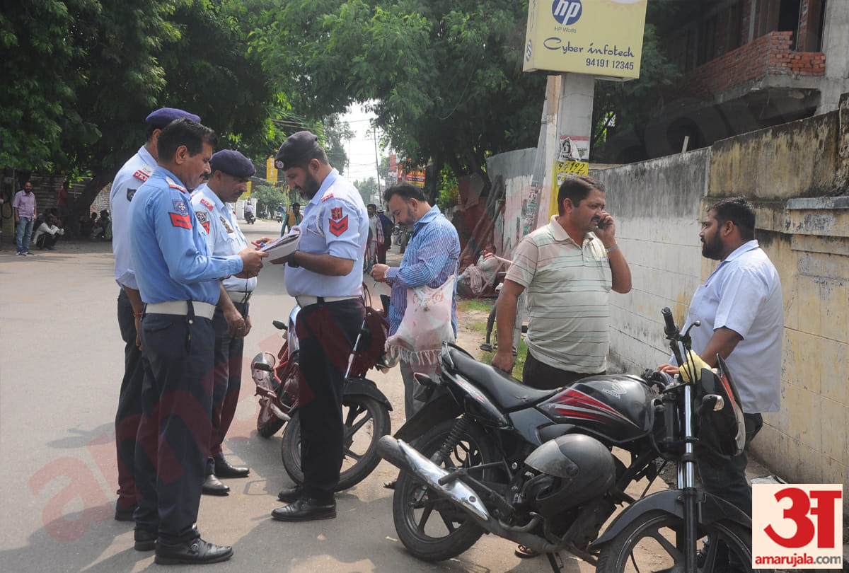 minor riding scooty,father challan by court for breaking rules of motor vehicle act for rupees 25000