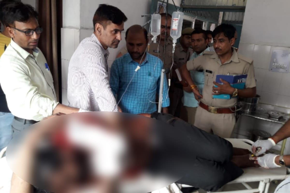 UP Hindi News: badmash shot and looted one lakh cash from finance worker in baghpat