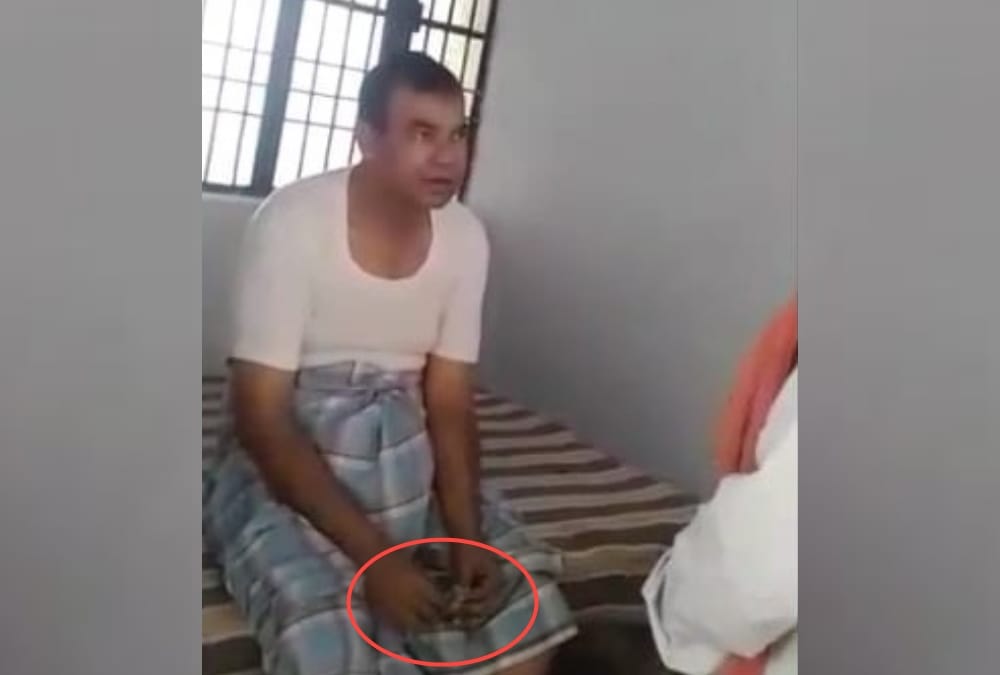 Sub Inspector takes bribe in Bahai chauki in Lalganj.