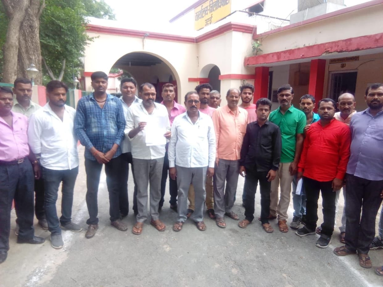 Villagers demonstrate on power problem