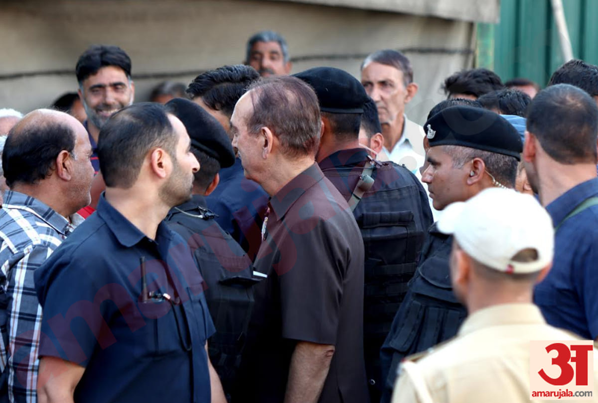rajyasabha mp and jammu kashmir former chief minister ghulam nabi azad kashmir visit photos