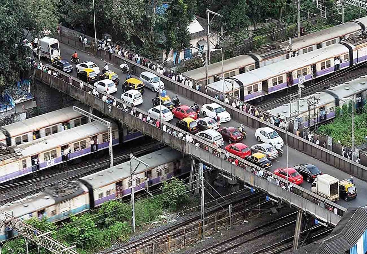 UP News in Hindi: Railway ready to become ROB at 14 crossings