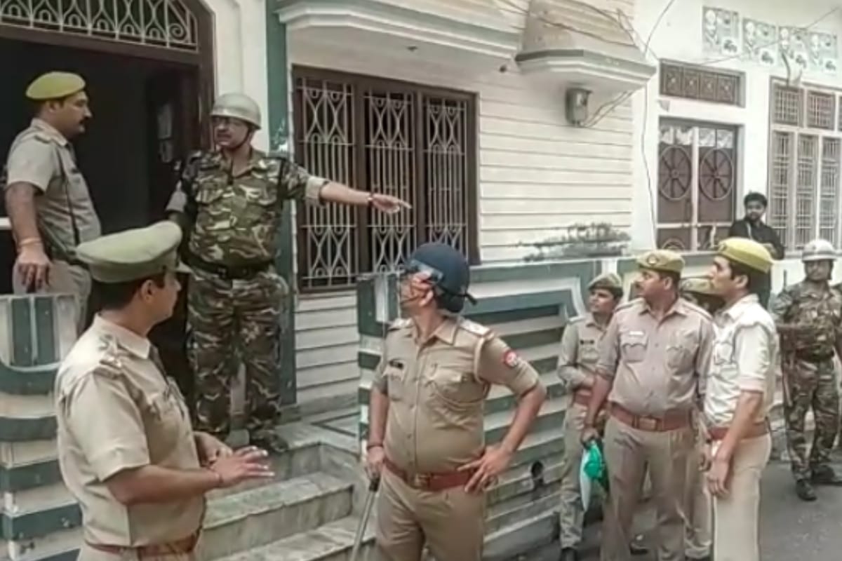 Nahid Hasan case, police dabish to arrest the Mla Nahid hasan in Kairana