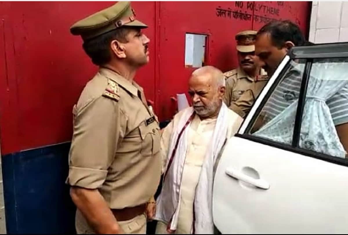 swami chinmayanand wrote a letter to SP