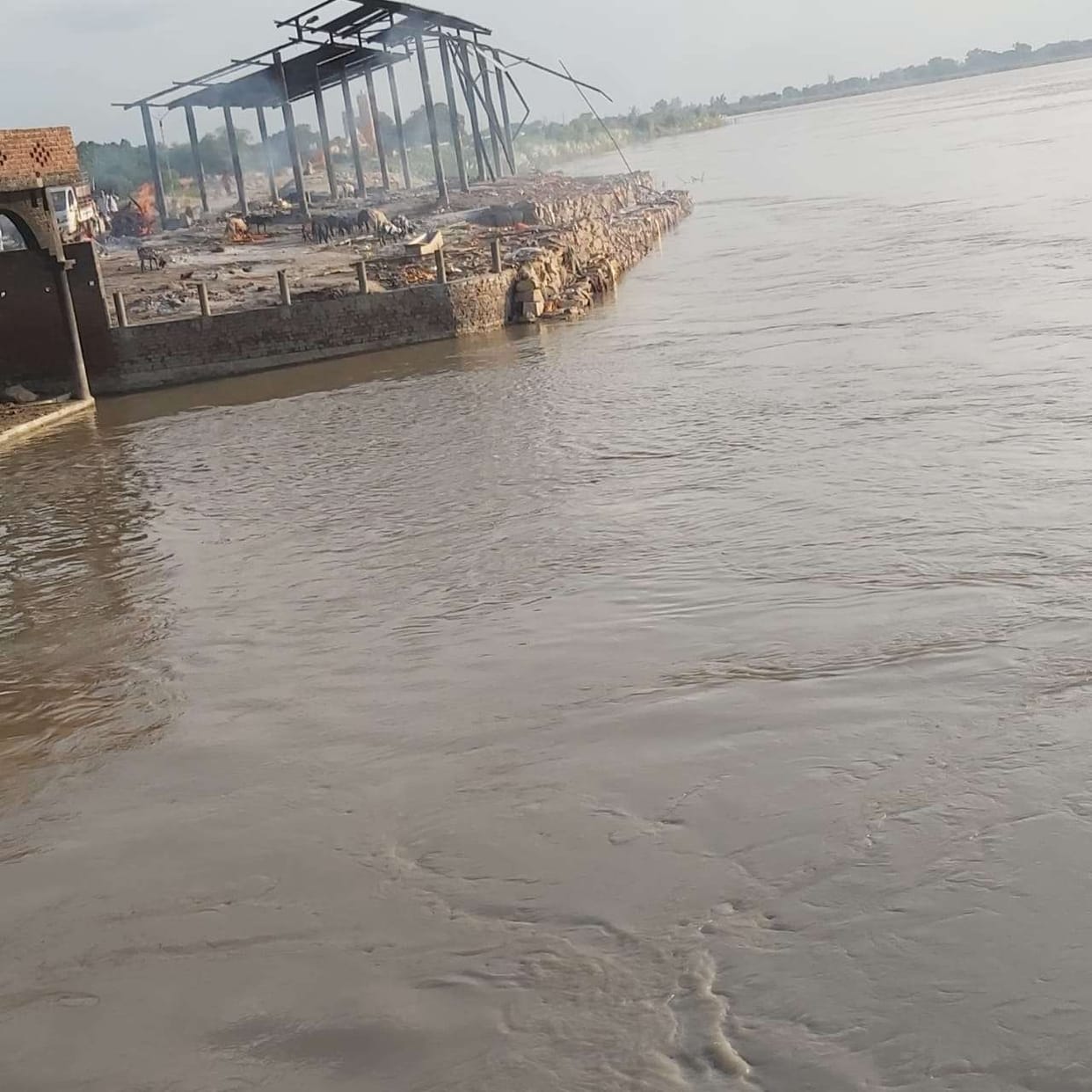 mau news flood